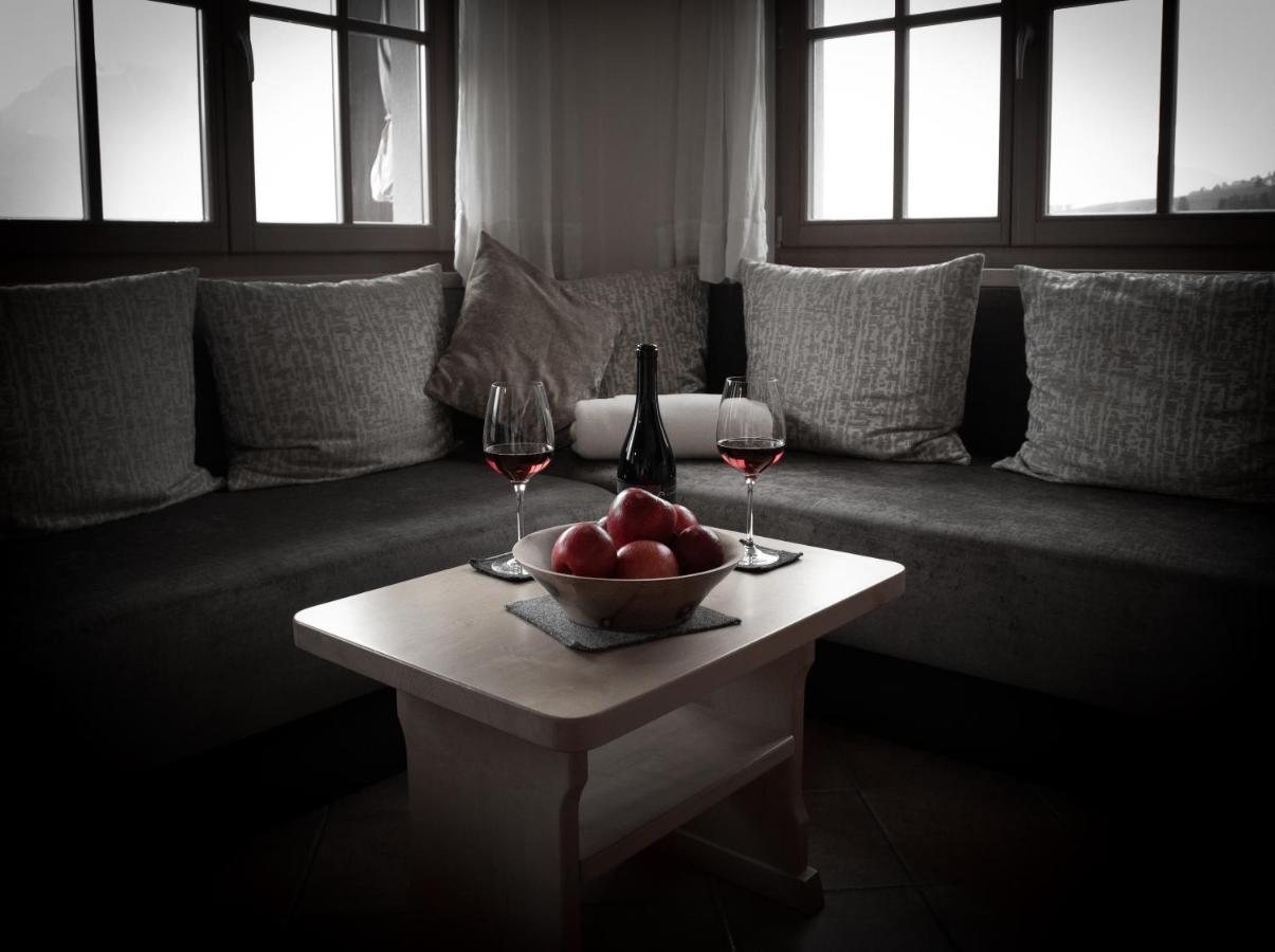 Schwarzplatterhof Apartment Мерано Екстериор снимка