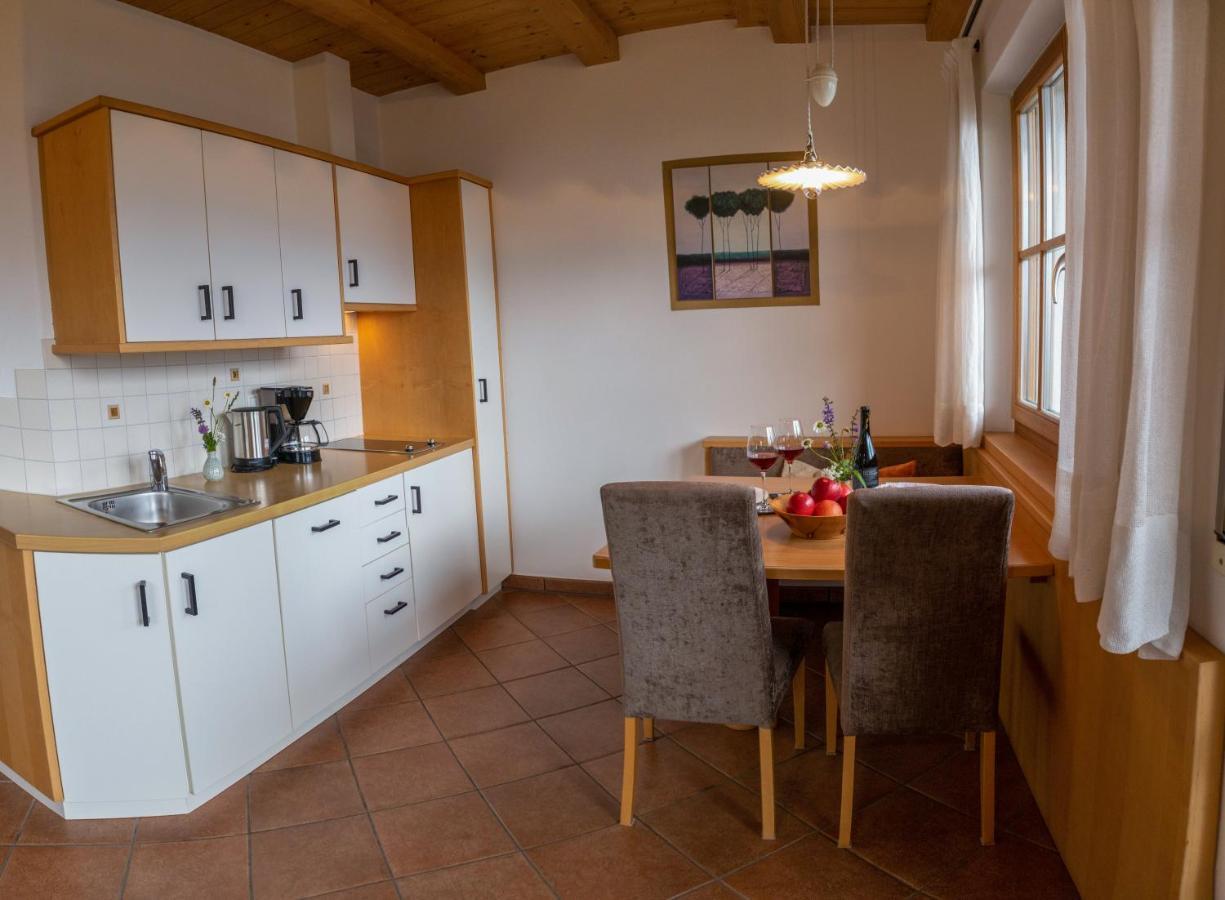 Schwarzplatterhof Apartment Мерано Екстериор снимка