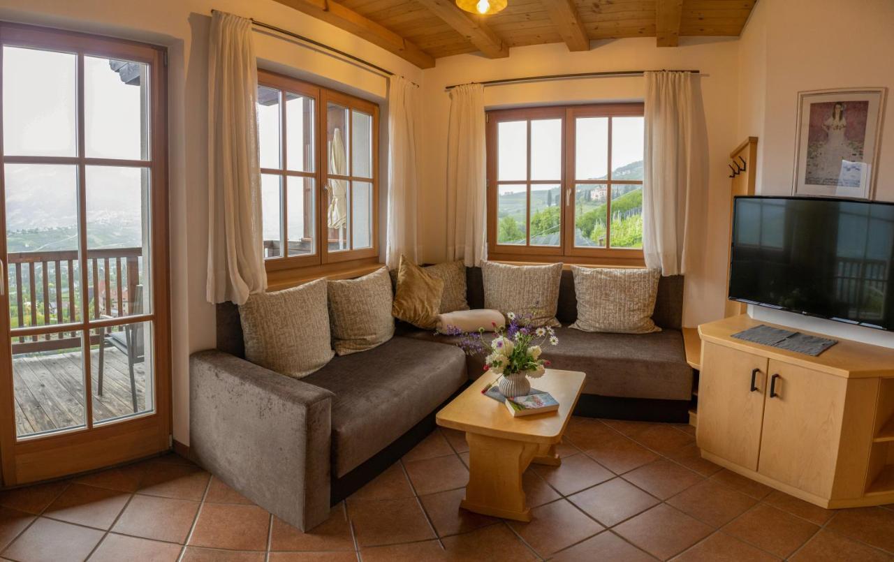Schwarzplatterhof Apartment Мерано Екстериор снимка