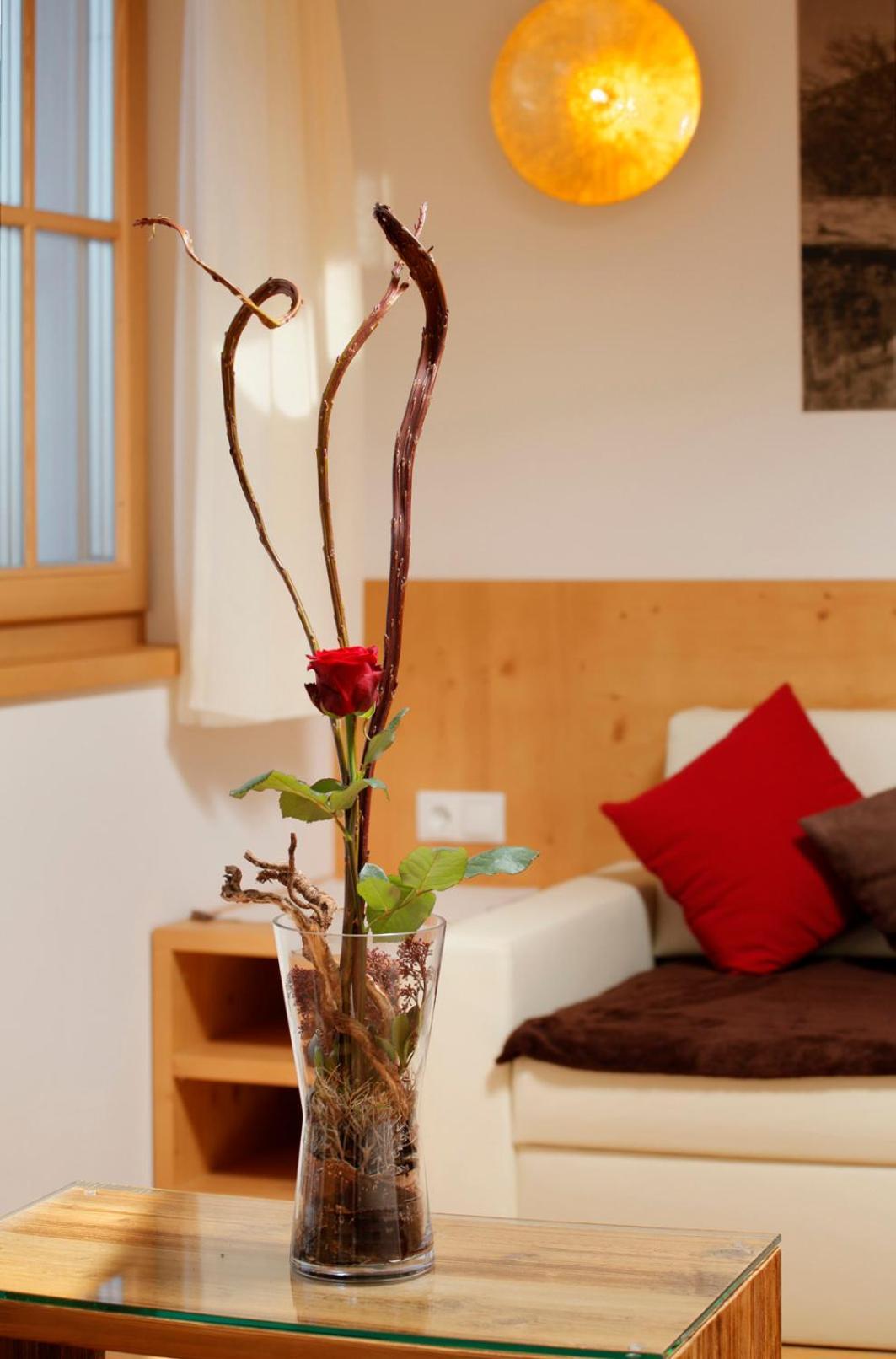 Schwarzplatterhof Apartment Мерано Екстериор снимка