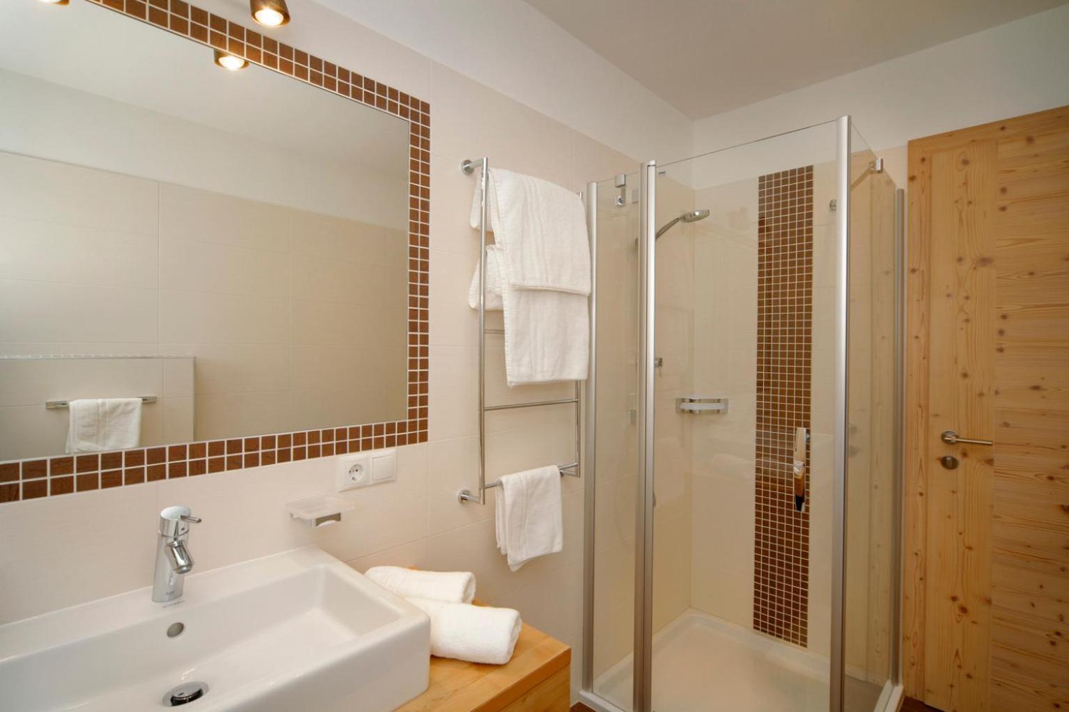 Schwarzplatterhof Apartment Мерано Екстериор снимка