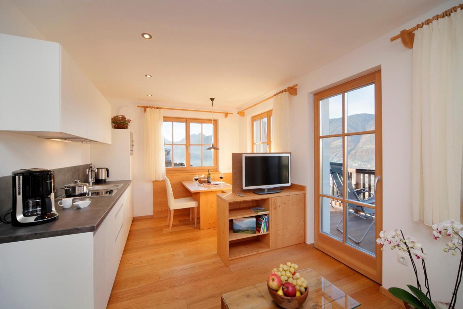 Schwarzplatterhof Apartment Мерано Екстериор снимка