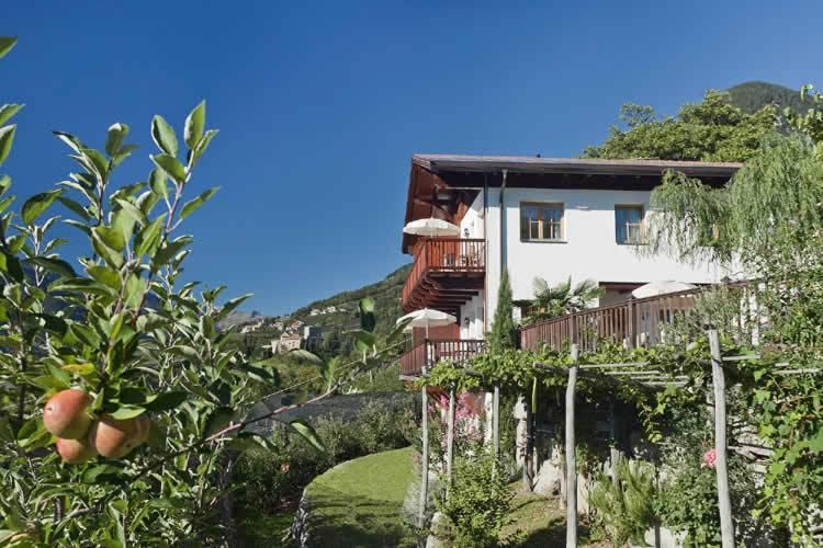 Schwarzplatterhof Apartment Мерано Екстериор снимка